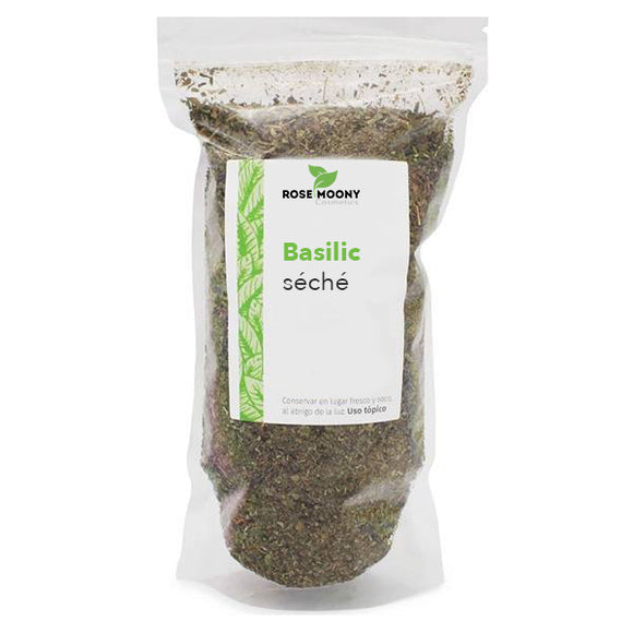 sachet de basilic séché sous forme de feuilles coupées