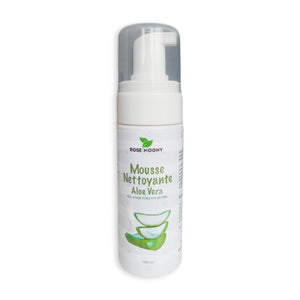 Cocoate de potassium, oléate de potassium, Lauryl Bétaine, glycérine, eau distillée, gel d'aloe vera, extrait de chèvrefeuille, hydrolat de rose, huile d'olive biologique, huile de noix de coco, huile de calendula, huile essentielle de menthe verte.